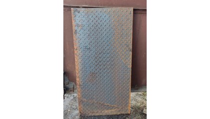 лист стальной рифленый чечевица 1,2 мм Ст3сп купить в Новосибирске