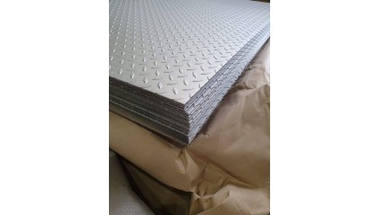 лист нержавеющий рифленый tear plate 3 мм AISI 304 купить в Новосибирске