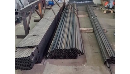 трубу профильную Б/Ш квадратную 100x100 5 мм 08пс купить в Новосибирске