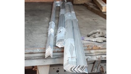 уголок алюминиевый равнополочный 10x10х1 мм В95 купить в Новосибирске