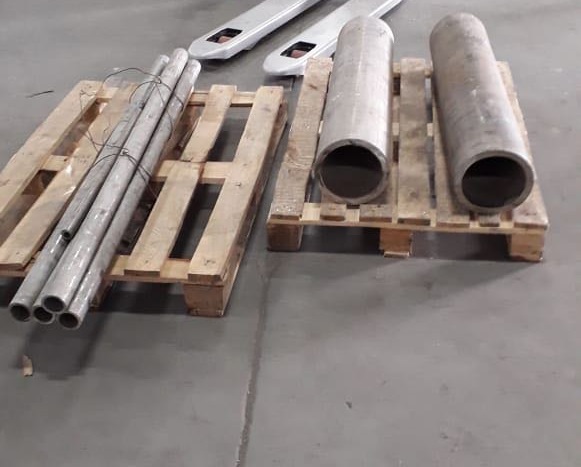 Труба нержавеющая бесшовная г/д 80x3 мм 12Х18Н10Т ГОСТ 9940-81 фото